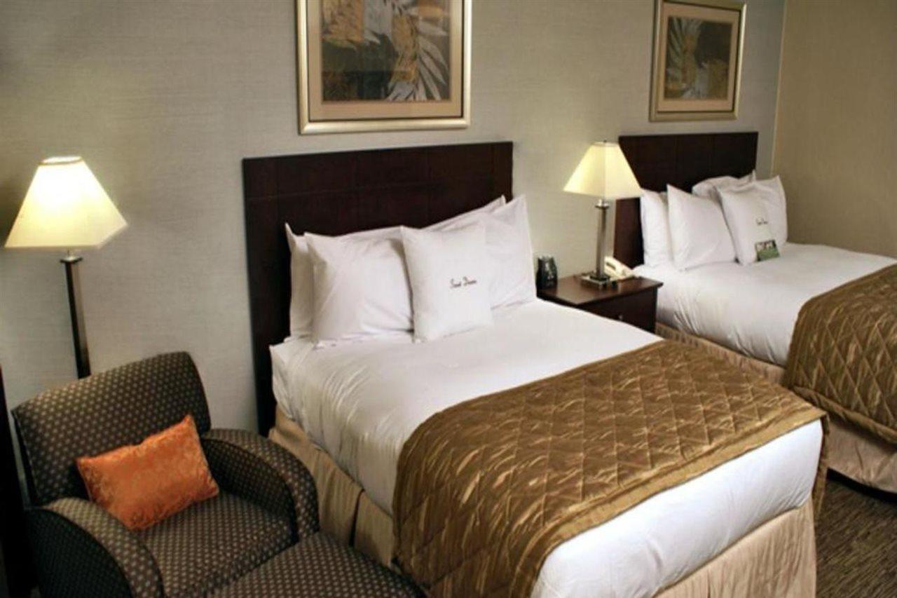 Hotel Doubletree By Hilton Rocky Mount Exterior foto