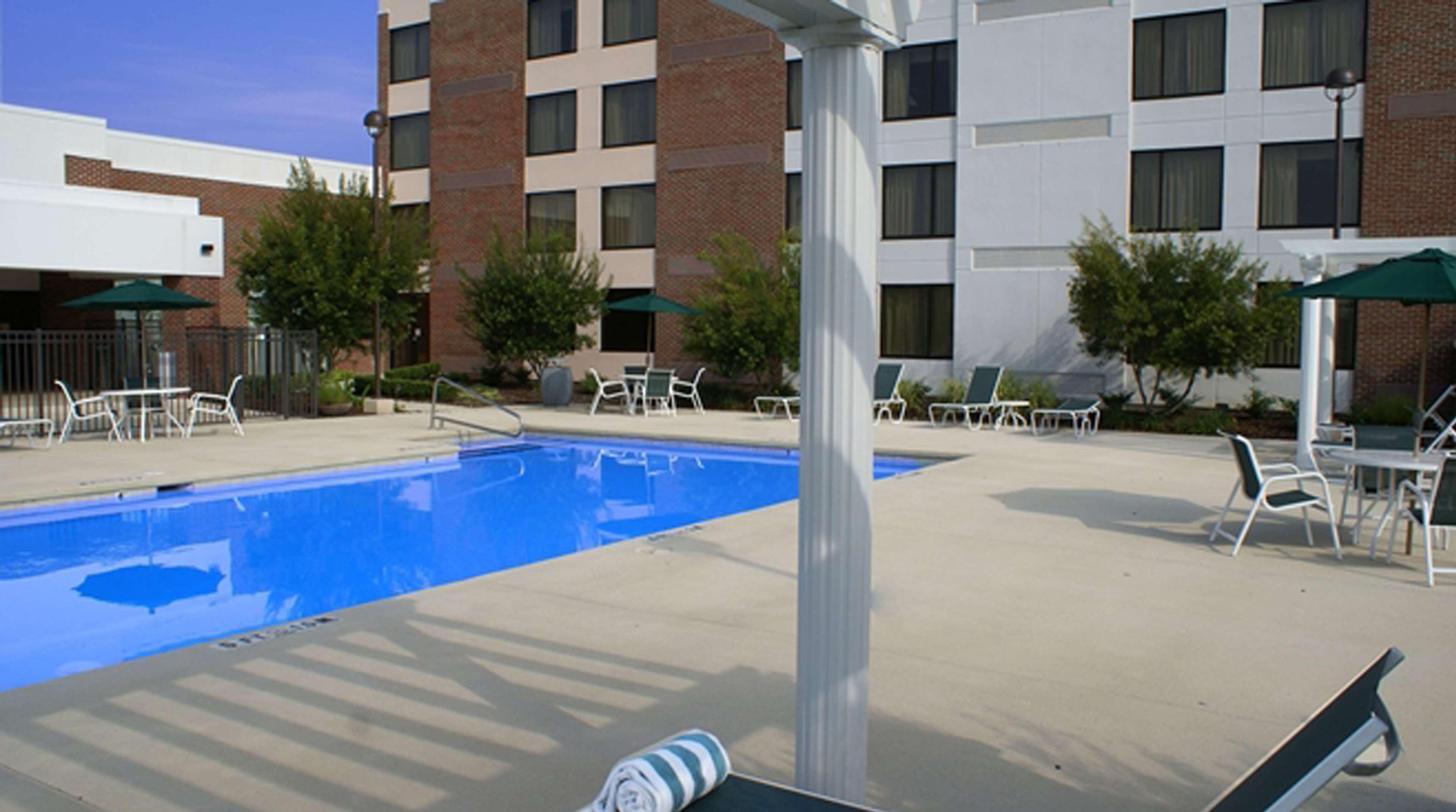 Hotel Doubletree By Hilton Rocky Mount Exterior foto