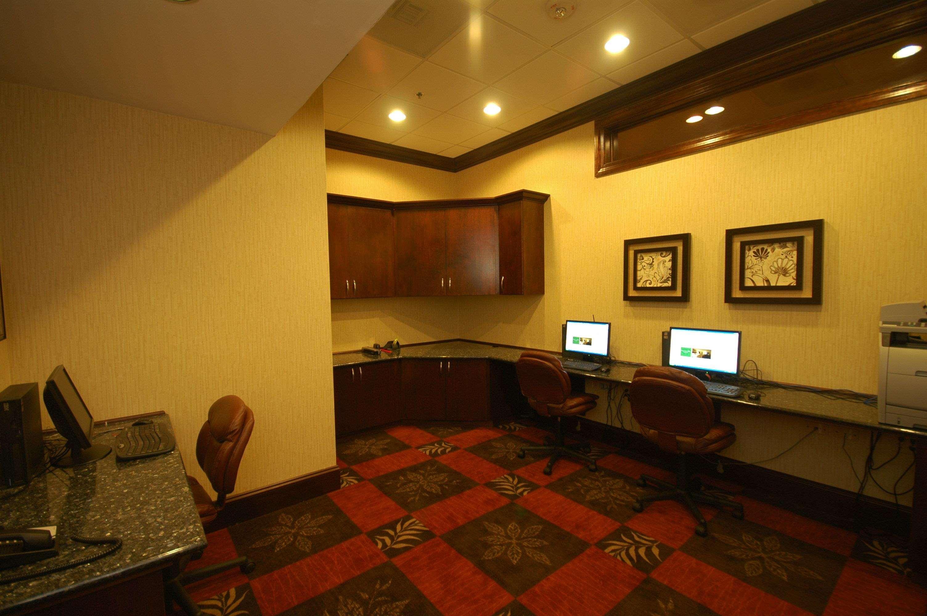 Hotel Doubletree By Hilton Rocky Mount Facilidades foto