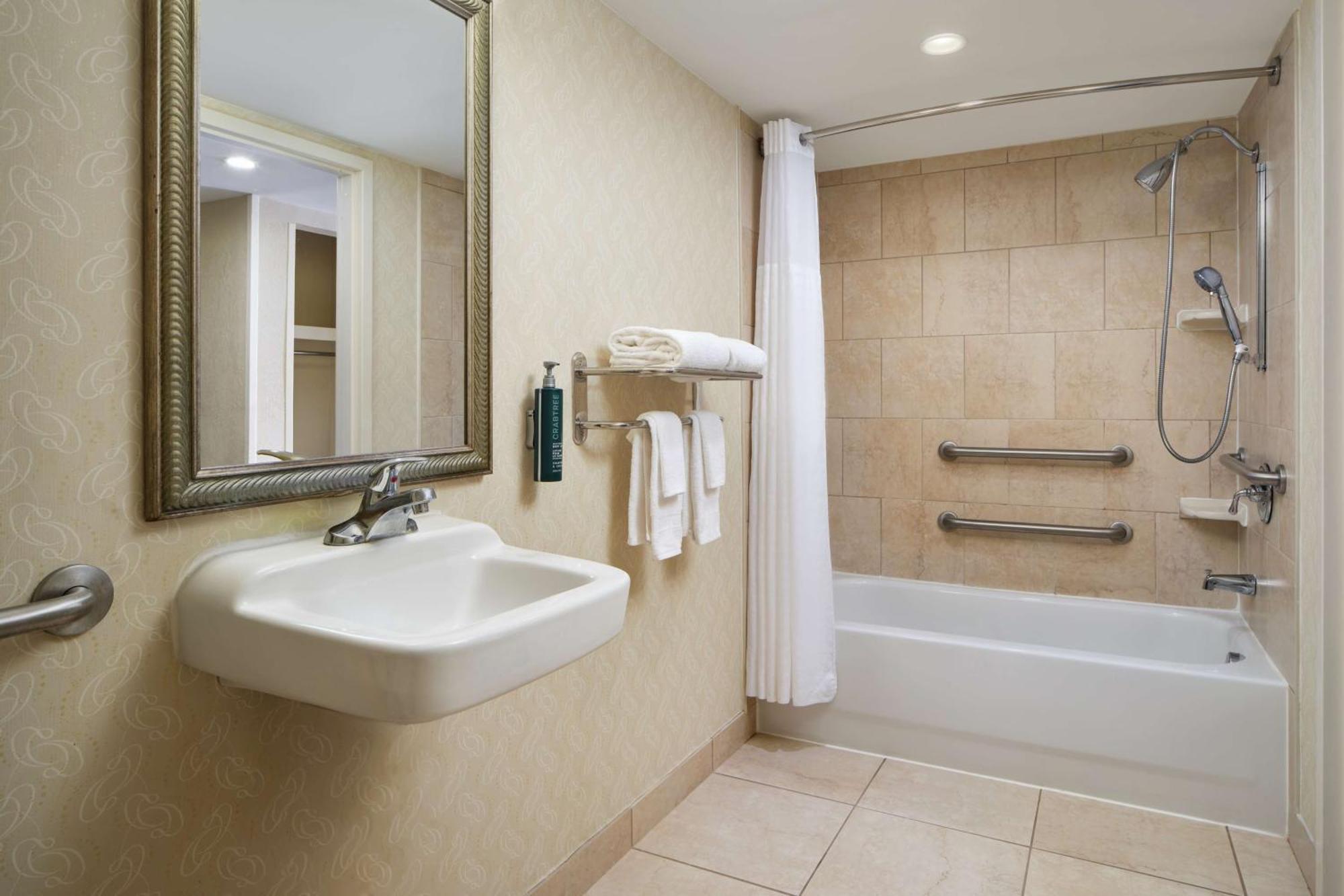 Hotel Doubletree By Hilton Rocky Mount Exterior foto
