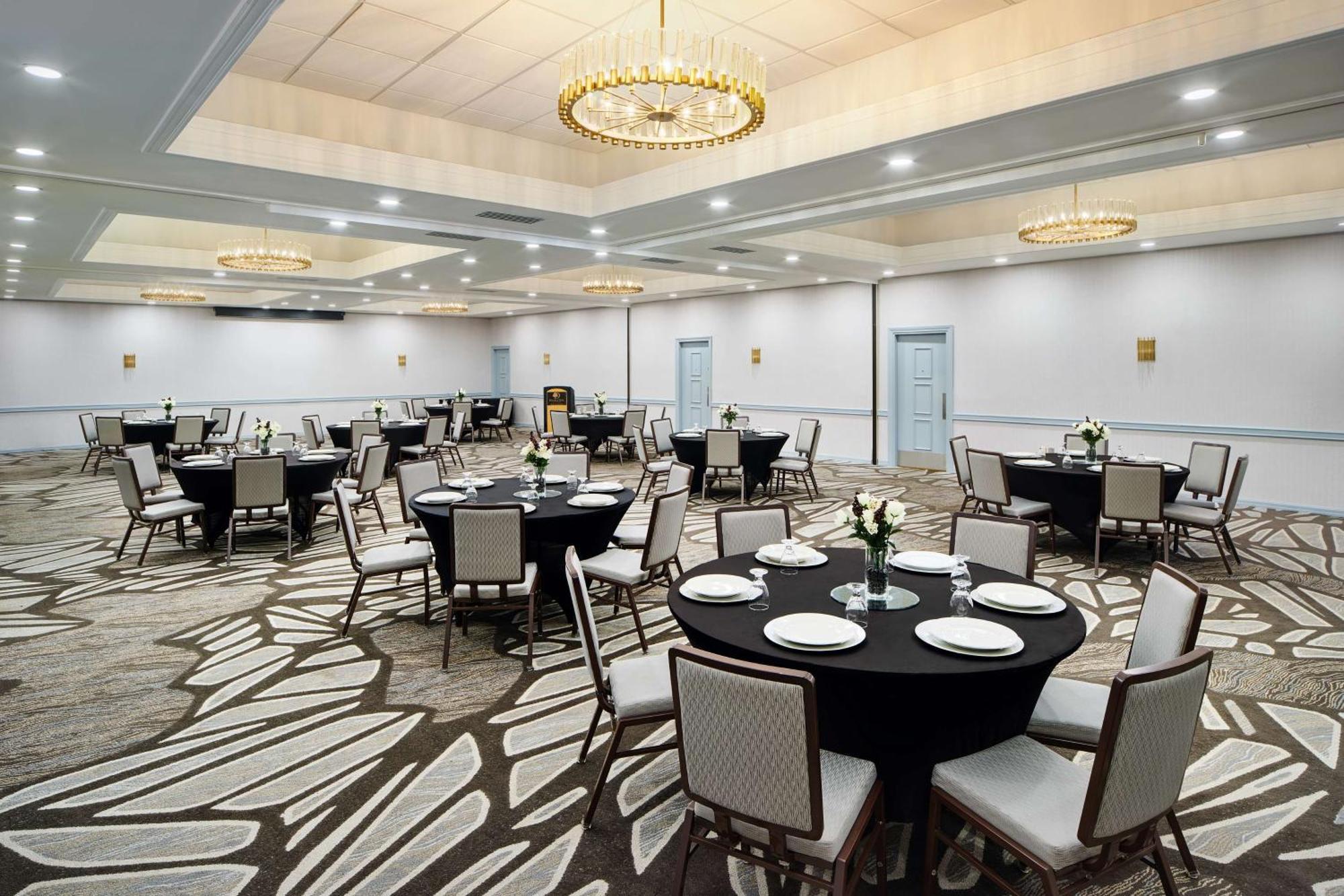 Hotel Doubletree By Hilton Rocky Mount Exterior foto