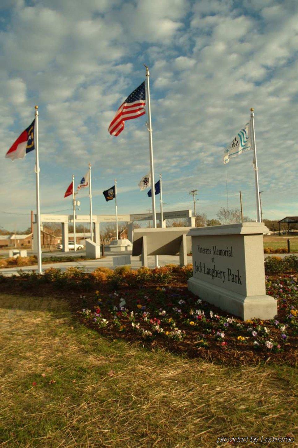 Hotel Doubletree By Hilton Rocky Mount Exterior foto